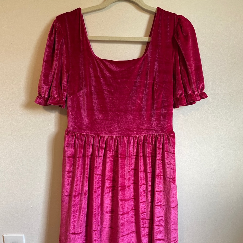 Elegant Velvet Midi Dress in Rich Pink